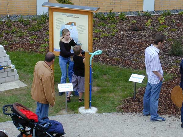 Station 2: Wassertelefon – Hör mal!